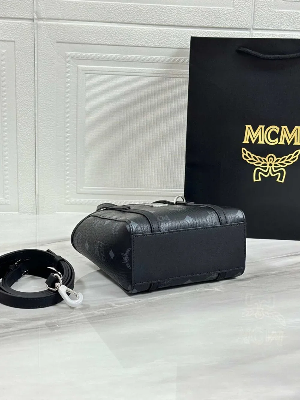 MCM Tote Bag - Picture 5 of 6